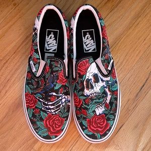 Vans slip ons rose skulls
